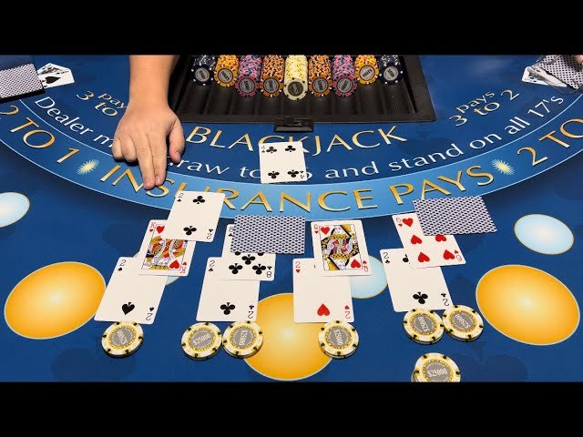 Leia mais sobre o artigo Blackjack | $500,000 Buy In | AMAZING HIGH STAKES COMEBACK SESSION! HUGE $300K BET ON FIRST HAND!