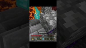 Leia mais sobre o artigo Meu amigo distraído jogando mine #minecraft #jogos